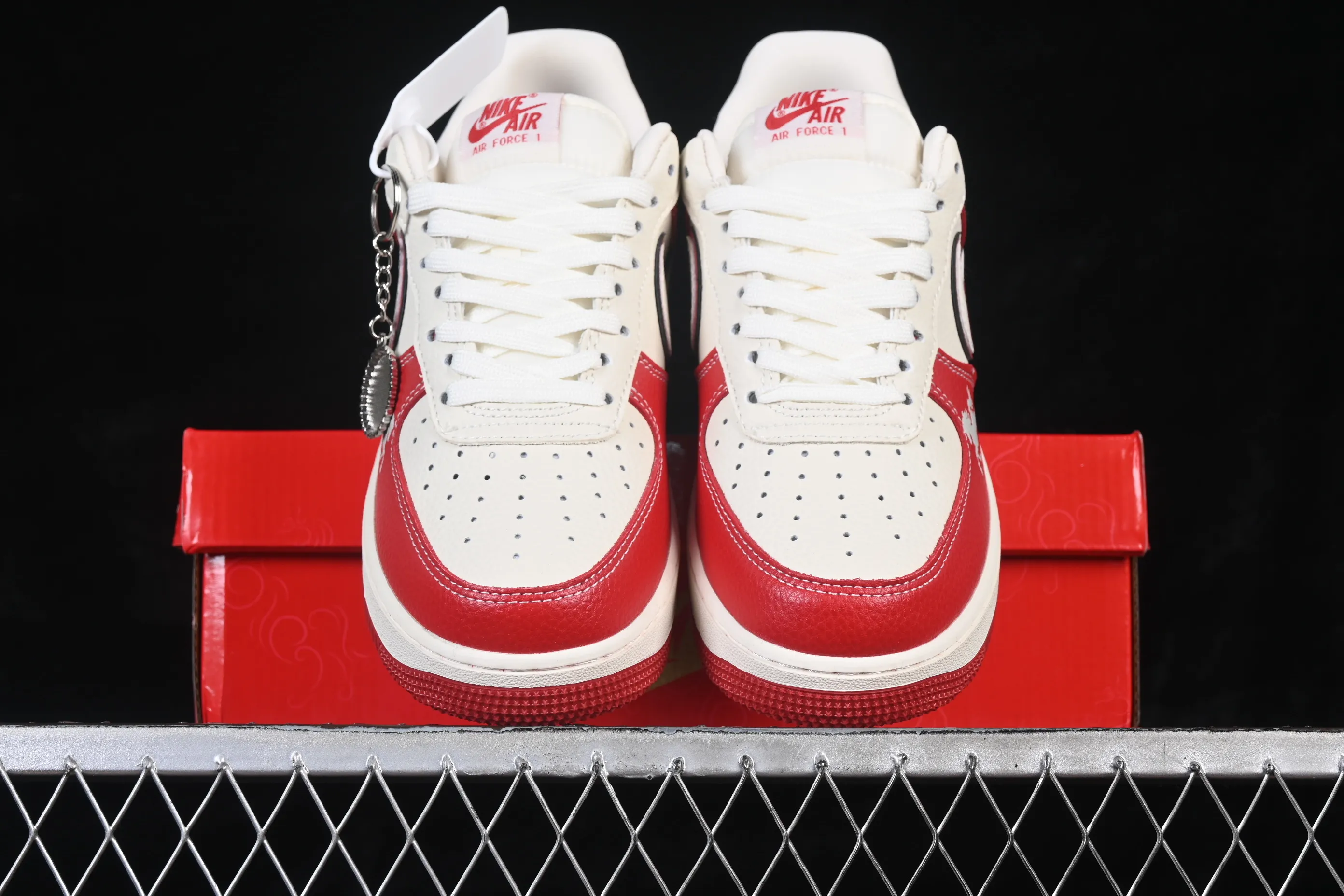 All categories Nk Air Force 1 Air Force series Nk Air Force 1 Low Air Force low top Nike Air Force 1'07 Low Year of the Horse joint name Lit pattern red horse Air Force 1 low top casual sneakers XL1979-134